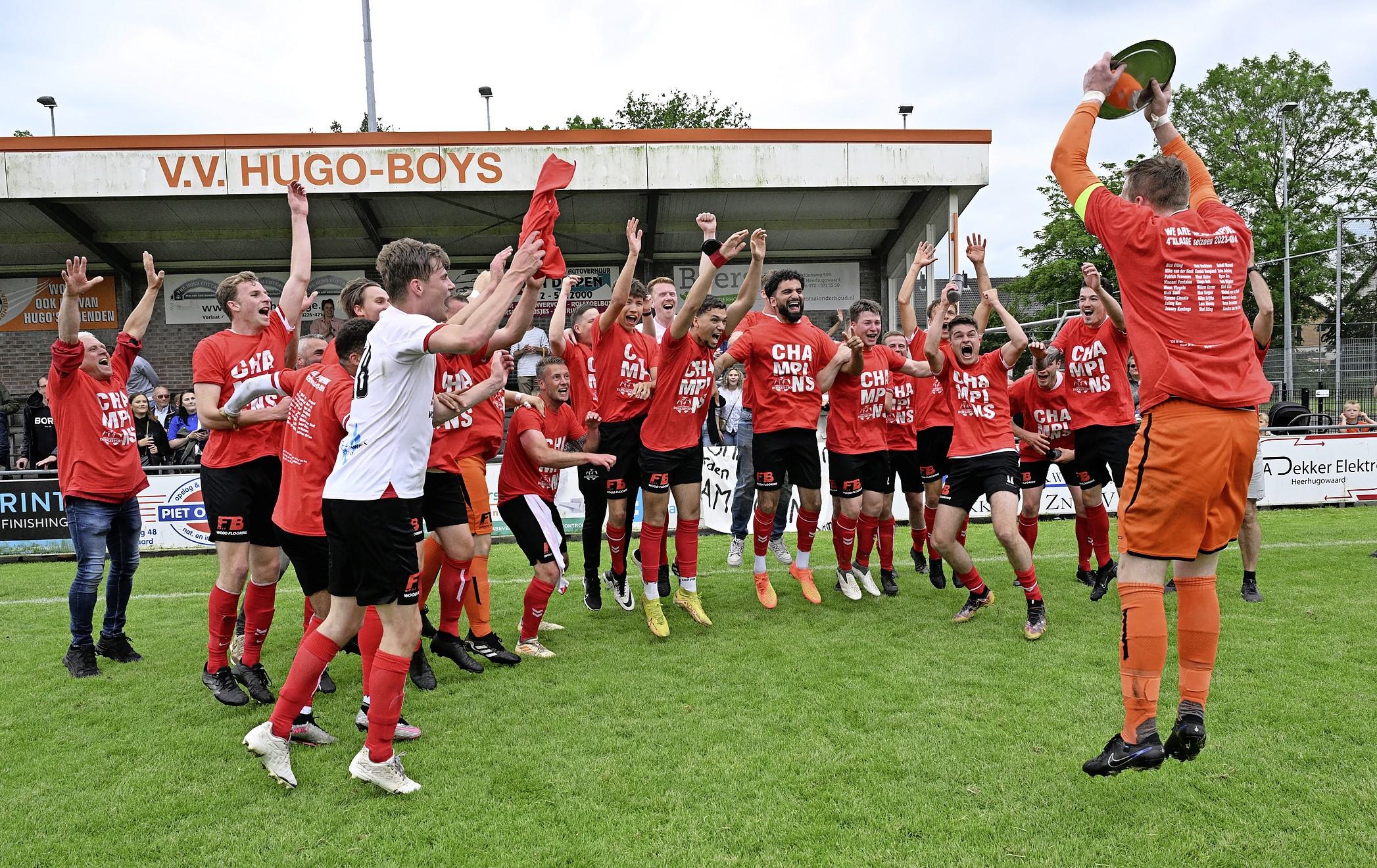 Dirkshorn doet het nu wel. Historische promotie voor dorpsclub en zijn trainer Michel van der Wardt